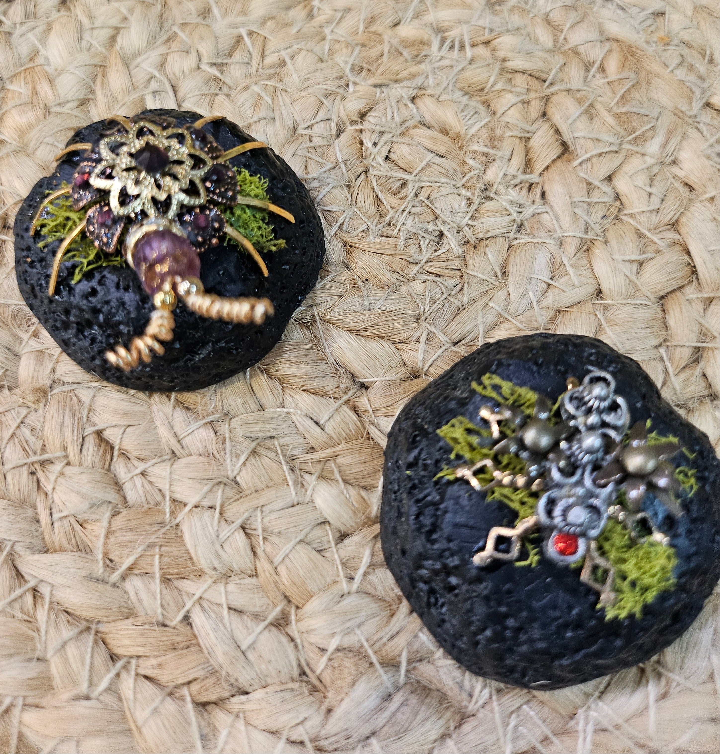Discover KStonely’s Jeweled Insect and Creature Art on Faux Stone Bases, featuring stunning 3D beaded sculptures. Crafted with glass crystals, agate, pearls, and fine beads, each piece celebrates nature’s beauty. Perfect as decor or gifts for insect lovers, these unique stone and bead creations add charm to any space.