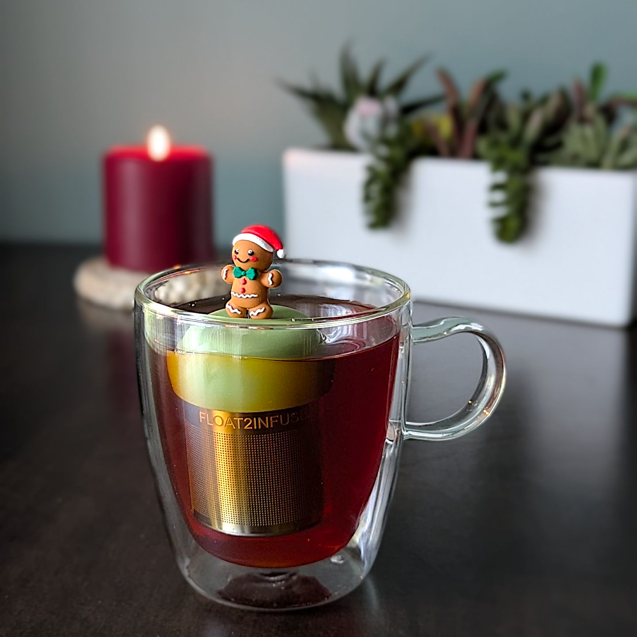 Brew loose-leaf tea with woodland charm using our Gingerbread Man Tea Steeper. Reusable, portable, and dishwasher-safe for cozy hot or iced tea anytime.