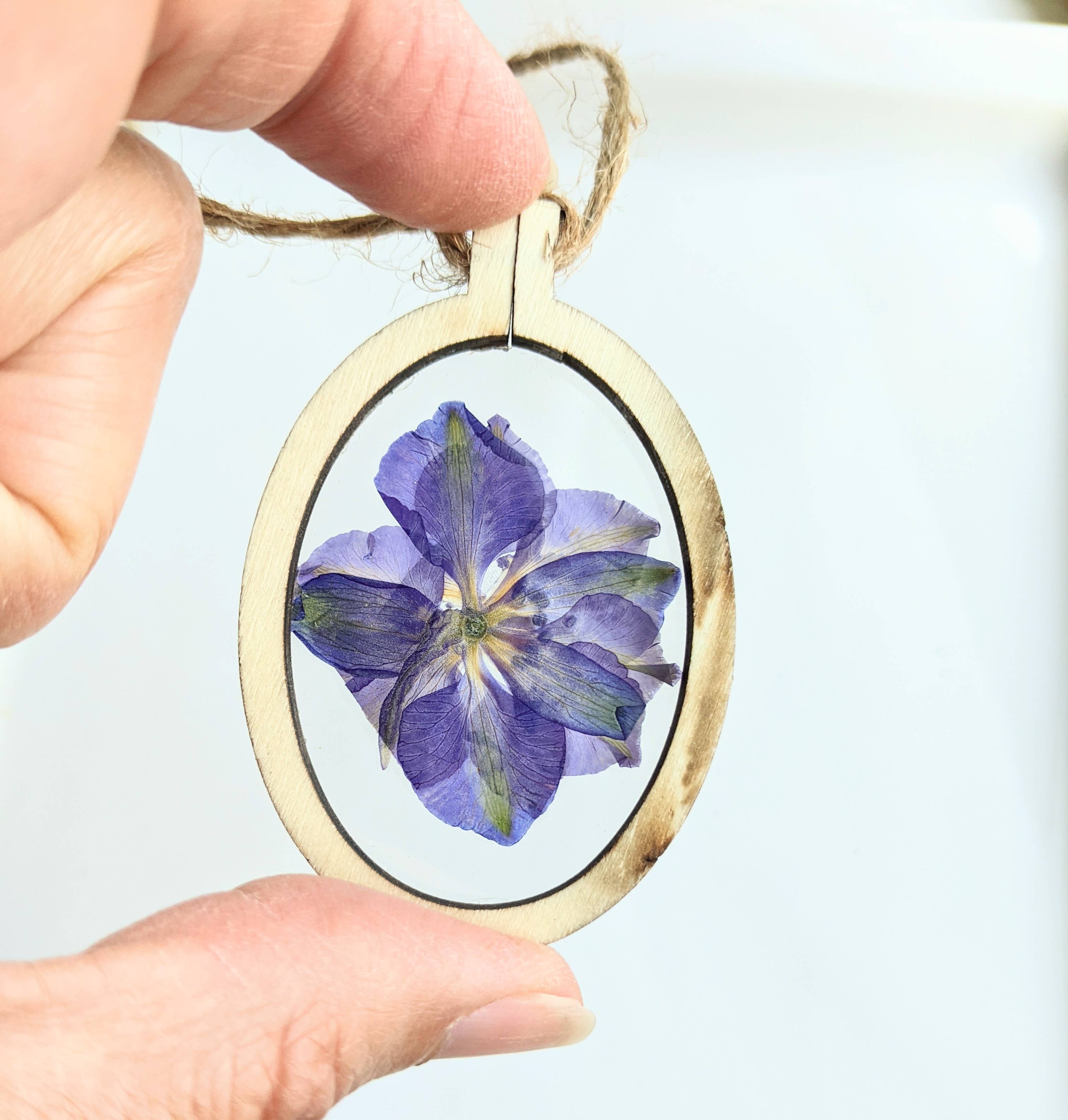 Handcrafted wood frame ornaments with real pressed flowers or leaves. Unique, nature-inspired décor perfect for holiday trees, gifts, or year-round charm.
