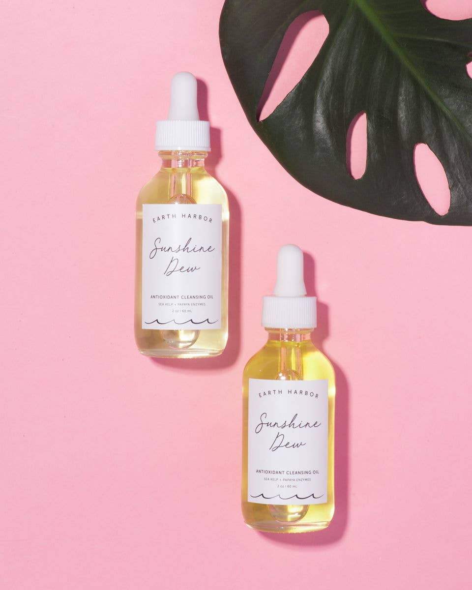 This antioxidant oil cleanser melts away makeup, SPF & pollution while nourishing skin with sea kelp & papaya enzymes. Rinses clean, no greasy residue.