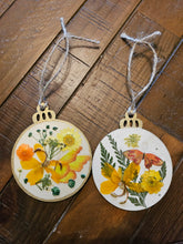 Handcrafted wood ornaments with real pressed flowers. Unique, rustic, and nature-inspired décor perfect for Christmas trees, gifting, or year-round charm.