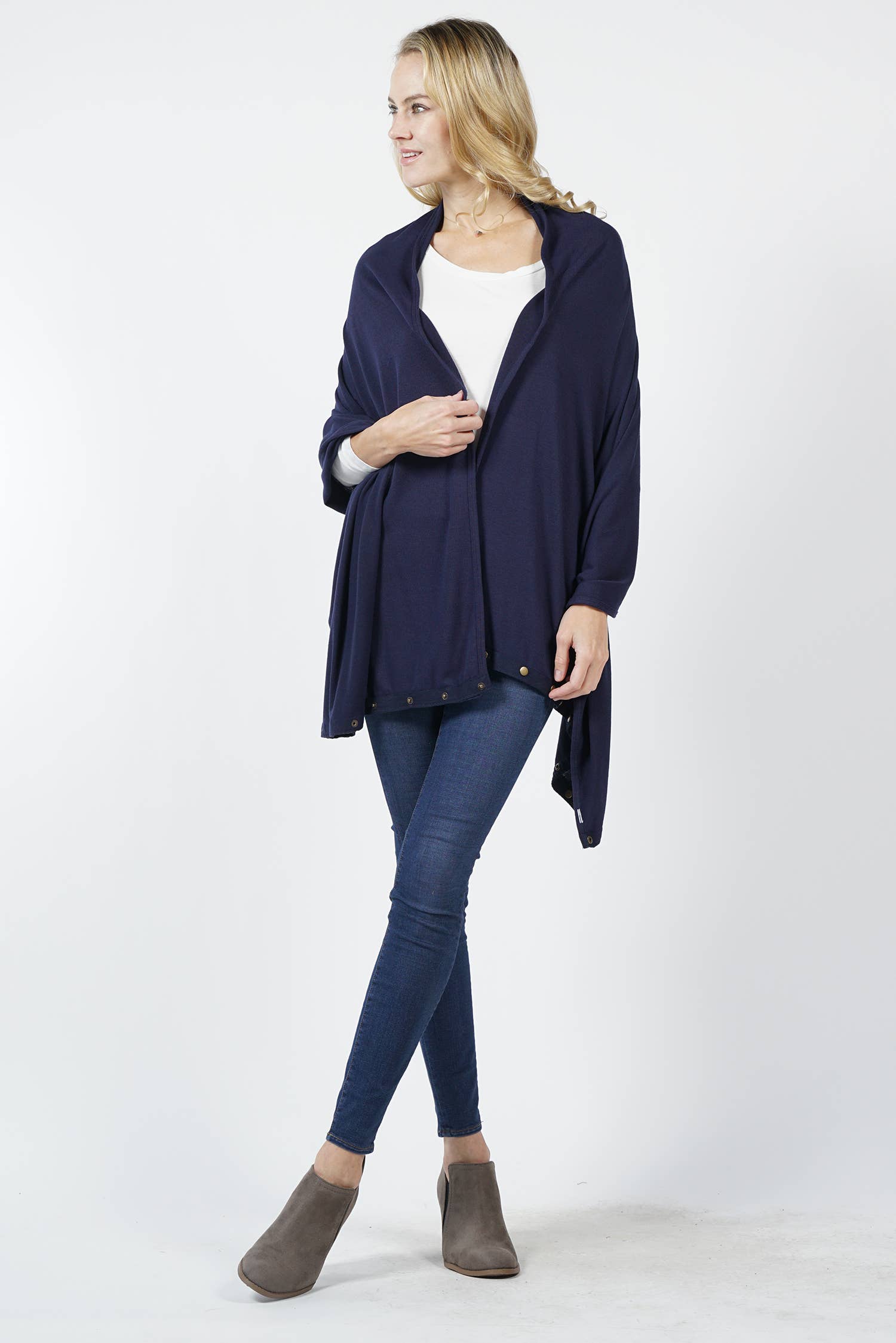 42POPS - 0522 Convertible shawl w/ snap buttons SI-7657 Zenana Consgt.