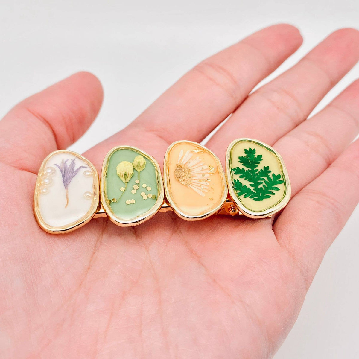 Mio Queena - Genuine Dried Flowers Floral Hair Clip - PDF