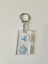 These Resin Pressed Flowers Keychains are handcrafted with real dried flowers suspended in crystal-clear resin. 