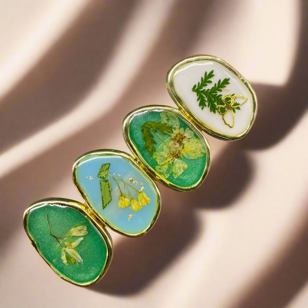 Floral Meadow Hair Clip with real pressed dried flowers in resin. Unique, nature-inspired, secure duckbill clip—perfect for everyday wear or gifting