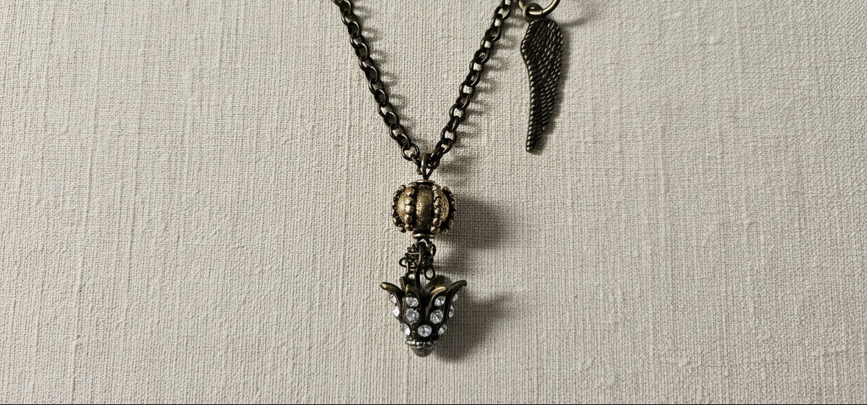 Steampunk pendants with gears, chains, tags, beads, and airship-inspired designs. Handcrafted, unique mixed-media necklaces perfect for cosplay, gifting, and fans of steampunk